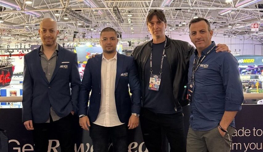 Photo of the team in SiGMA Rome 5