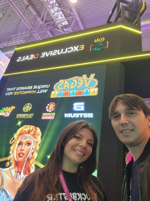 Photo of the team in SiGMA Rome 3